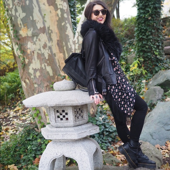 Meet your Posher! ✨ - Picture 2 of 7